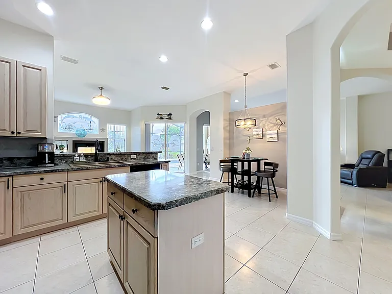 1343 Shoreline Cir — Photo 11