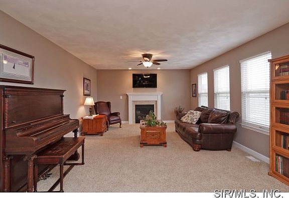 5th image of 141 Ellington Ct