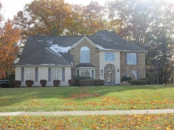 6294 S Applecross Rd, Highland Heights, OH 44143