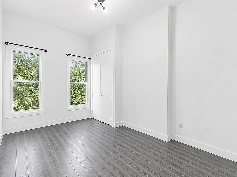418 Rogers Ave #9 — Photo 2