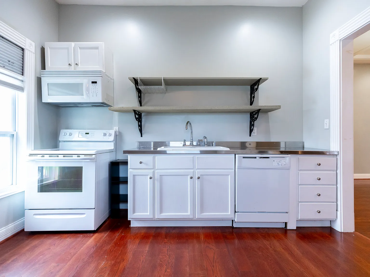 1 bed, 700 sqft, $1,325 — Photo 3