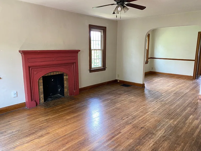 1338 Virginia Ave — Photo 2
