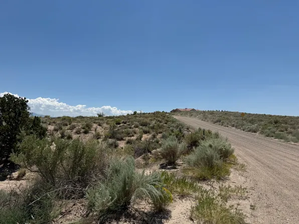 913 Abril Cir NE, Rio Rancho, NM 87124