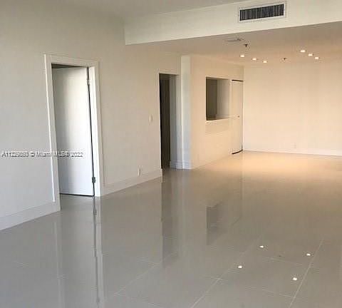 3rd image of 251 Crandon Blvd APT 535