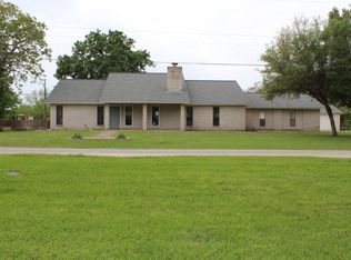 1201 Gilbert St, Edna, TX 77957