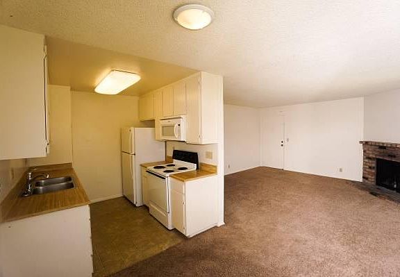 2nd image of 1518 Thomas Ave #2