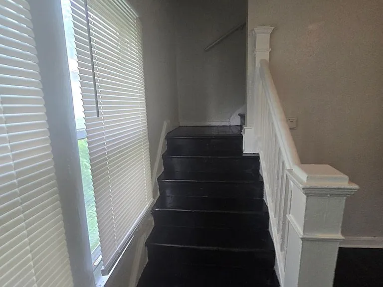 1629 Spruce St — Photo 4