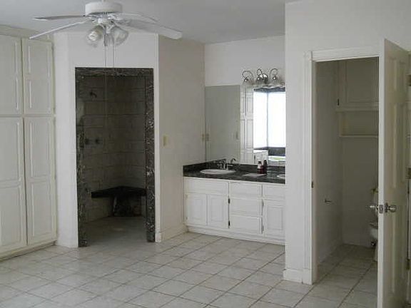 4th image of 308 Waverly Wood Ln