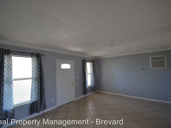 3rd image of 1501 Hedrick Dr