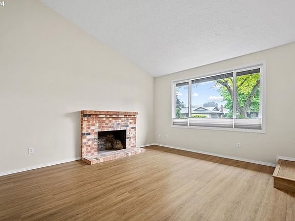 5th image of 14015 SE 12th St
