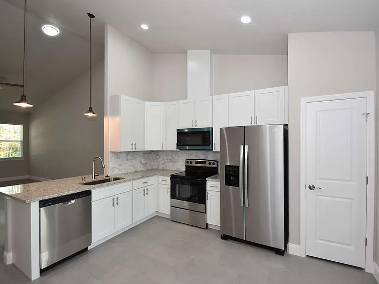 17 Ryapple Ln #B — Photo 8