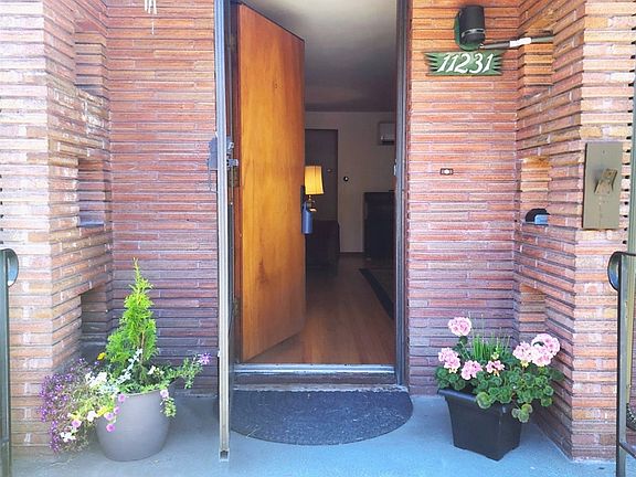 4th image of 11231 Palatine Avenue N