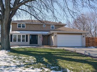 29W021 Wagner Rd, Naperville, IL 60564