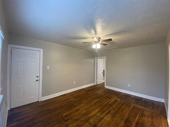 4th image of 4219 Lamar St #A