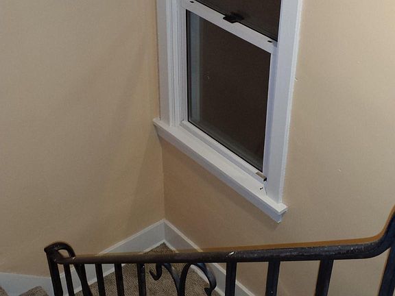 541 private entrance up to 2nd floor apartment