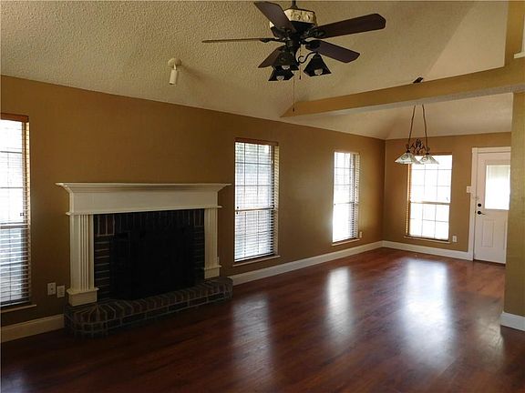 3rd image of 1103 Stone Creek Dr