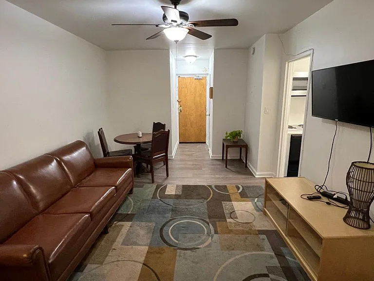 2141 I St NW — Photo 4