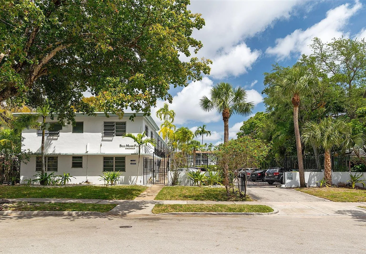 1 bed, 570 sqft, $1,850 — Photo 3