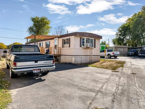 571 Caldwell Blvd Trailer 11, Nampa, ID 83651