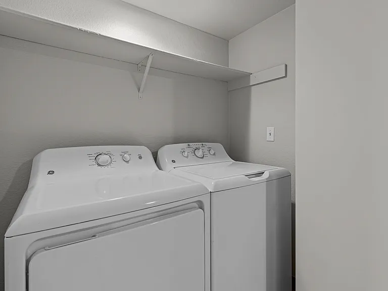 CentrePointe Apartments — Photo 15
