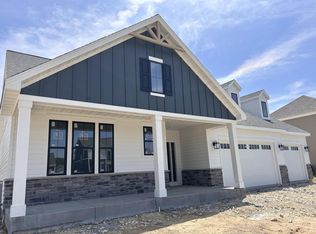 196 Candleberry Ln, Grafton, WI 53024