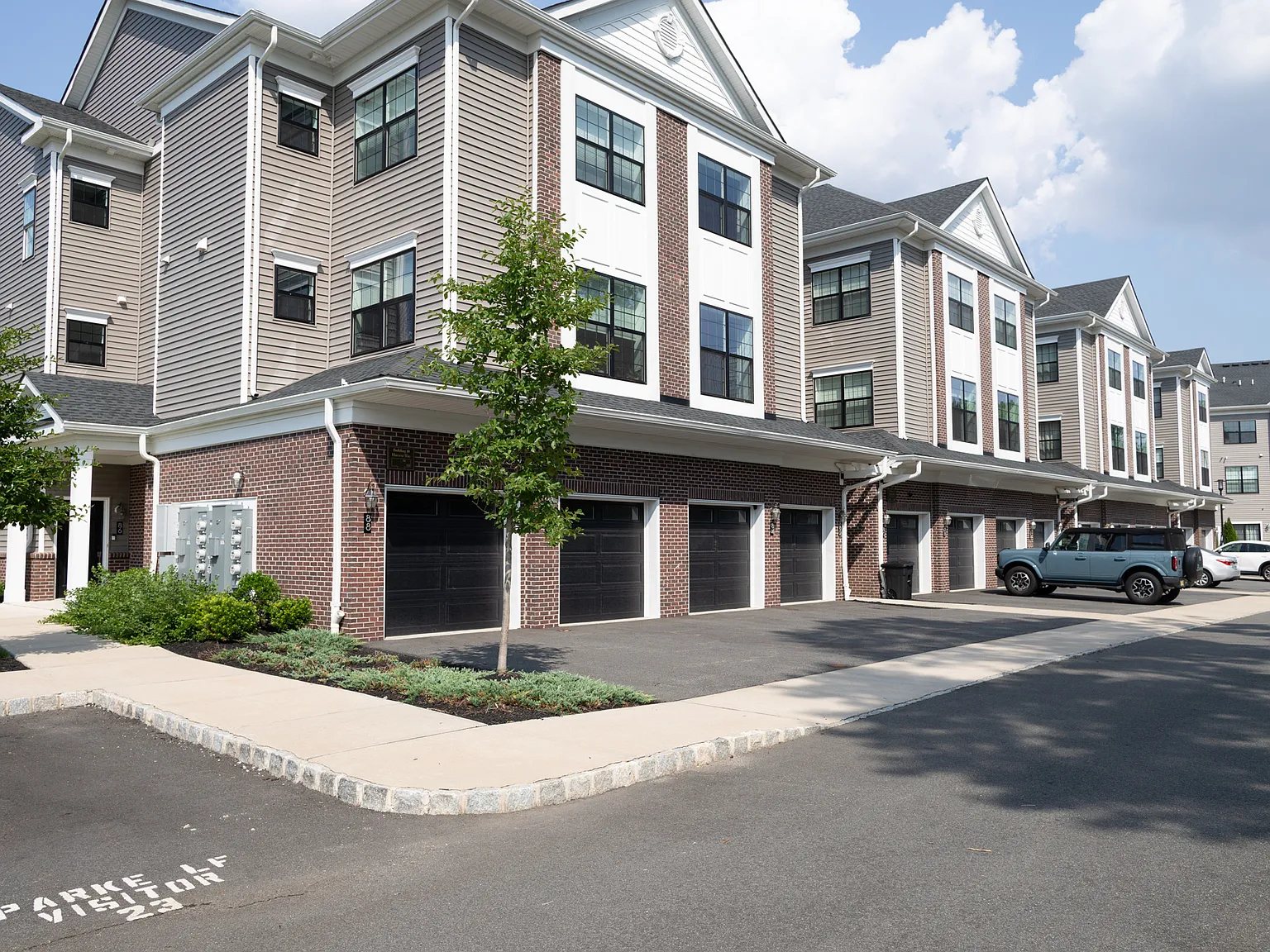 2 bed, 1499 sqft, $3,900 — Photo 2