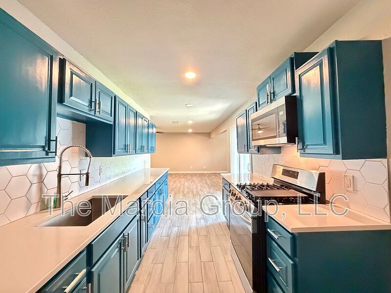 1st image of 519 Price Dr
