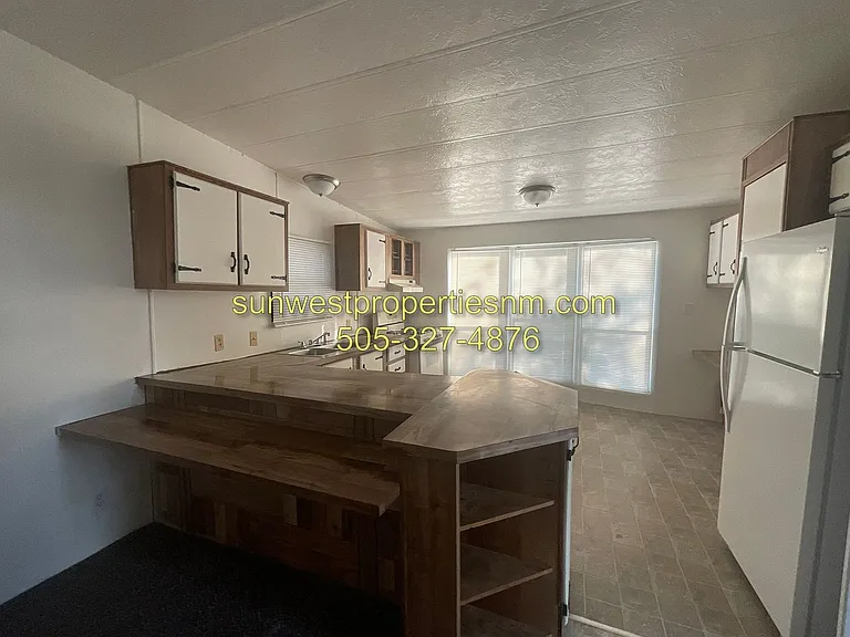 1310 Sanchez Ln — Photo 3