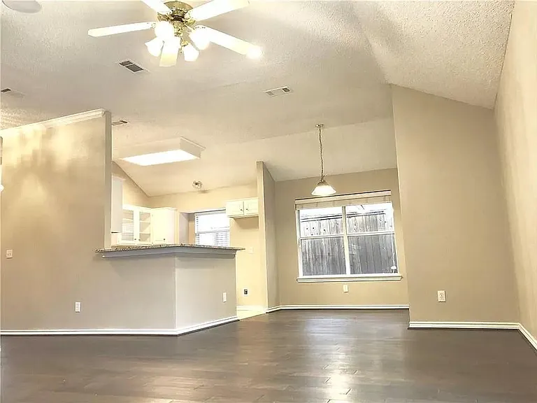 8000 Anchor St — Photo 18