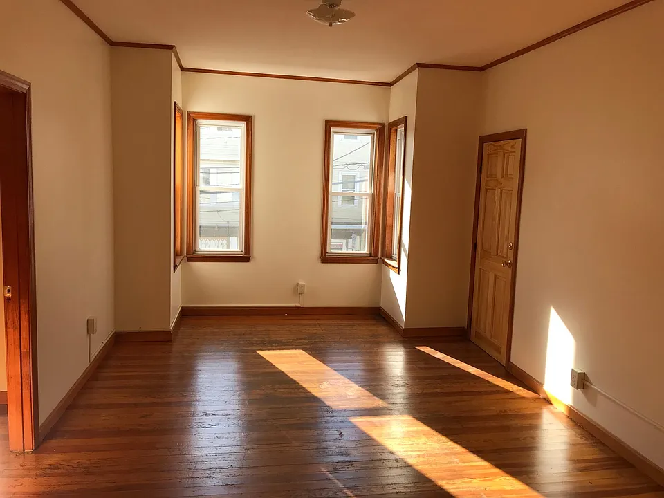 339 E Main St