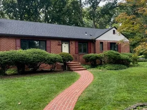 6439 Woodridge Rd, Alexandria, VA 22312