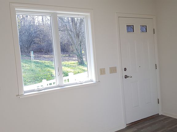 5 Dining rm facing back yard