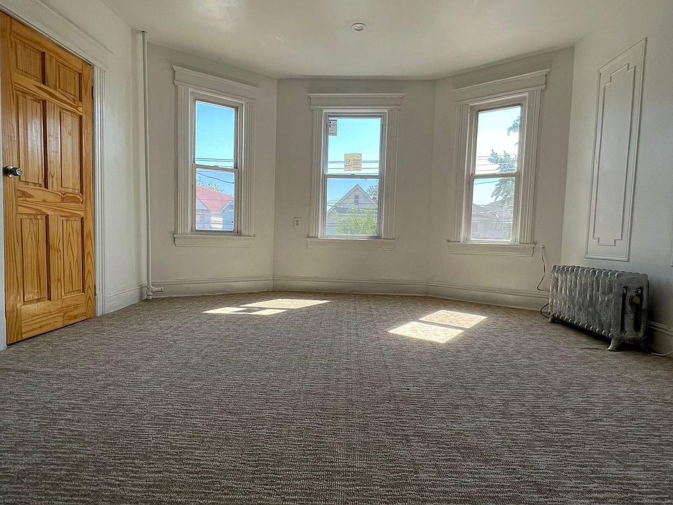 1st image of 10448 114th St