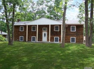 89 Upper Sheep Pasture Rd, East Setauket, NY 11733