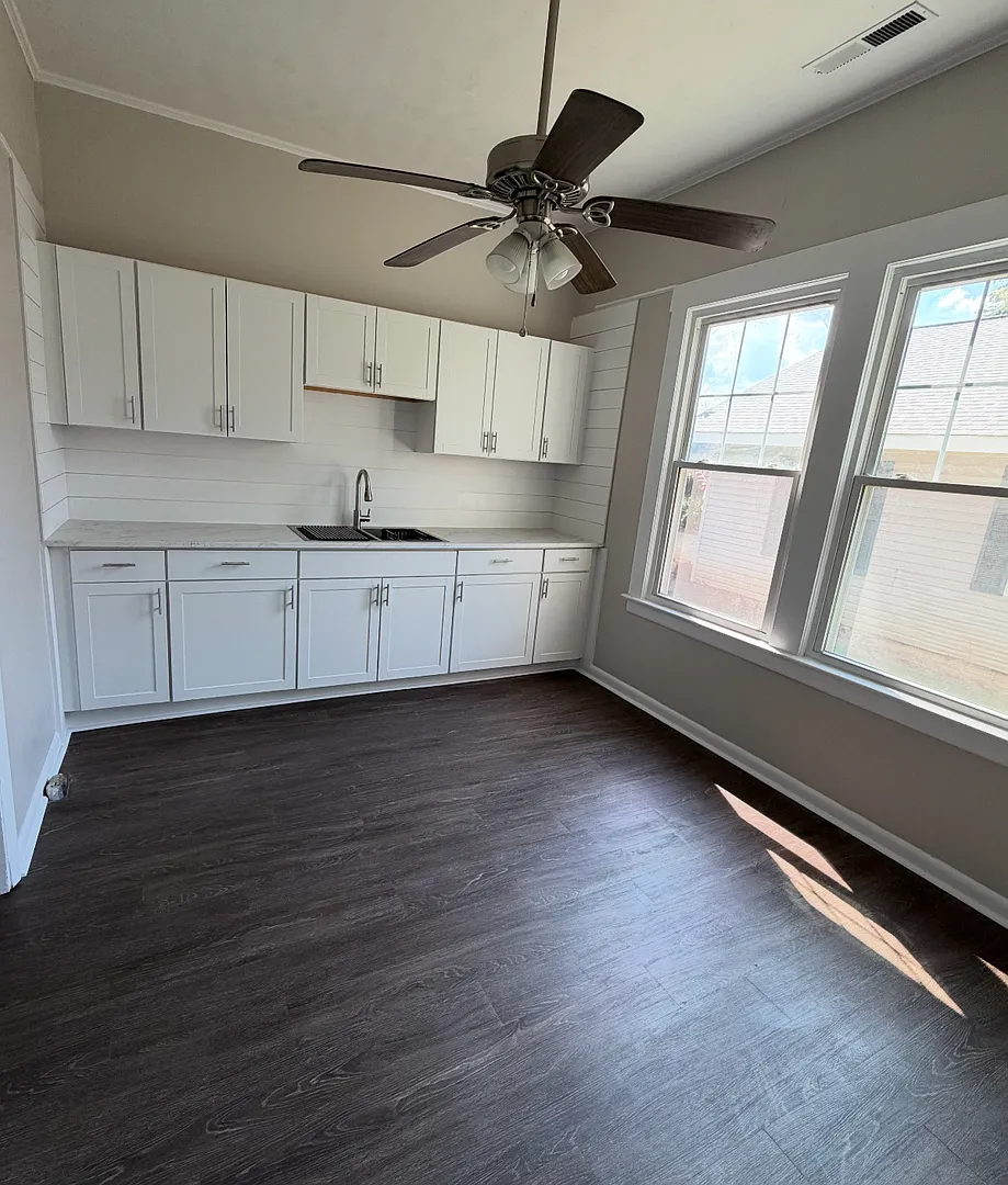 2 bed 1 bath home in Tuscumbia — Photo 4