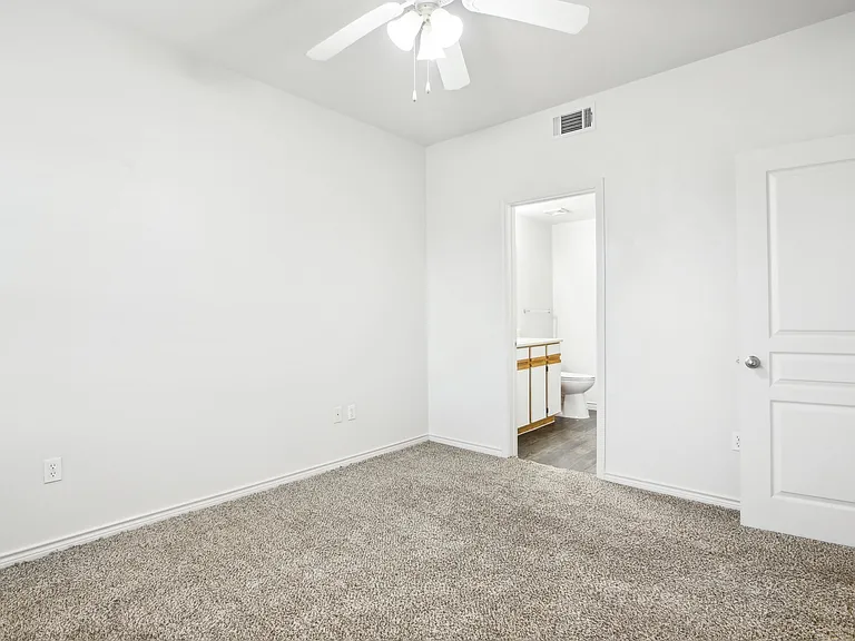 Stone Creek Apartments — Photo 20