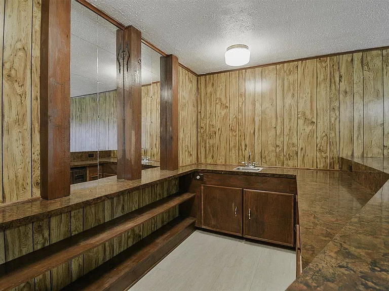 13915 Roundstone Ln — Photo 22