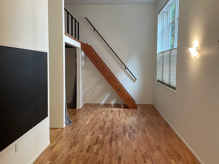 1009 NW Hoyt St #111 — Photo 21