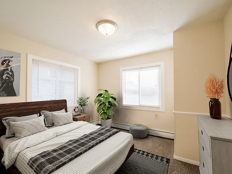 3040 Pleasant Ave — Photo 1