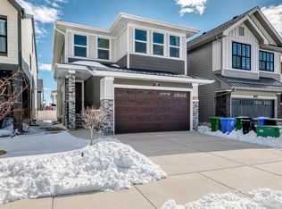 16 W Grove Line SW, Calgary, AB T3H4B5