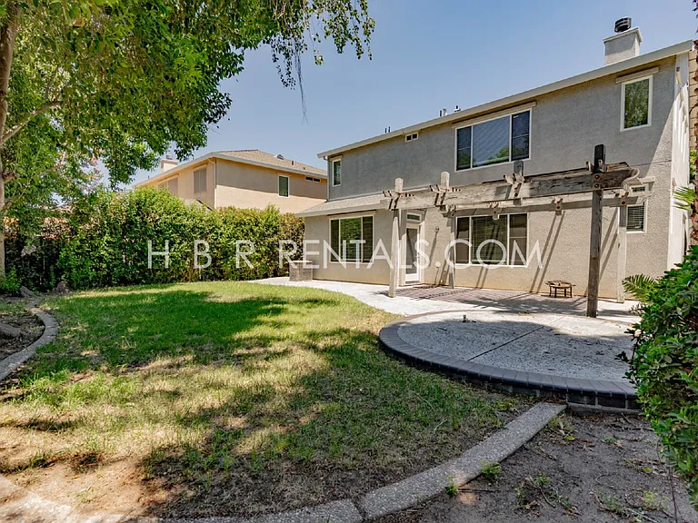 483 Summer Ln — Photo 36