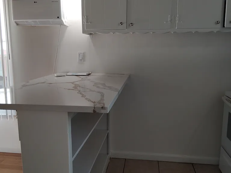 10864 Blix St #E — Photo 12