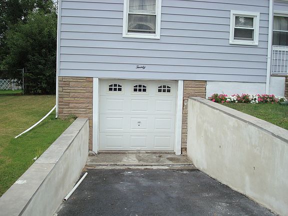 3rd image of 20 Allan Dr