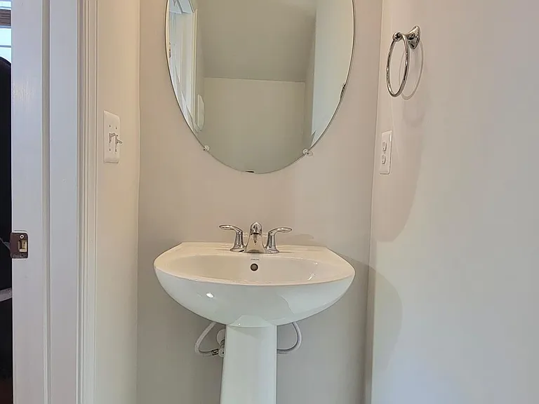 1st level powder room