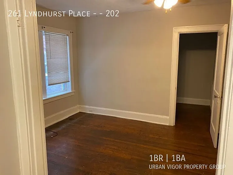 261 Lyndhurst Pl #202 — Photo 3