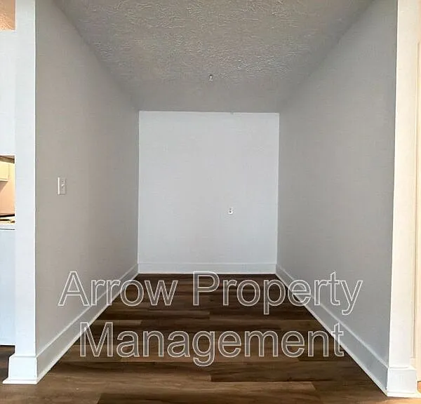 1215 E St #4 — Photo 4