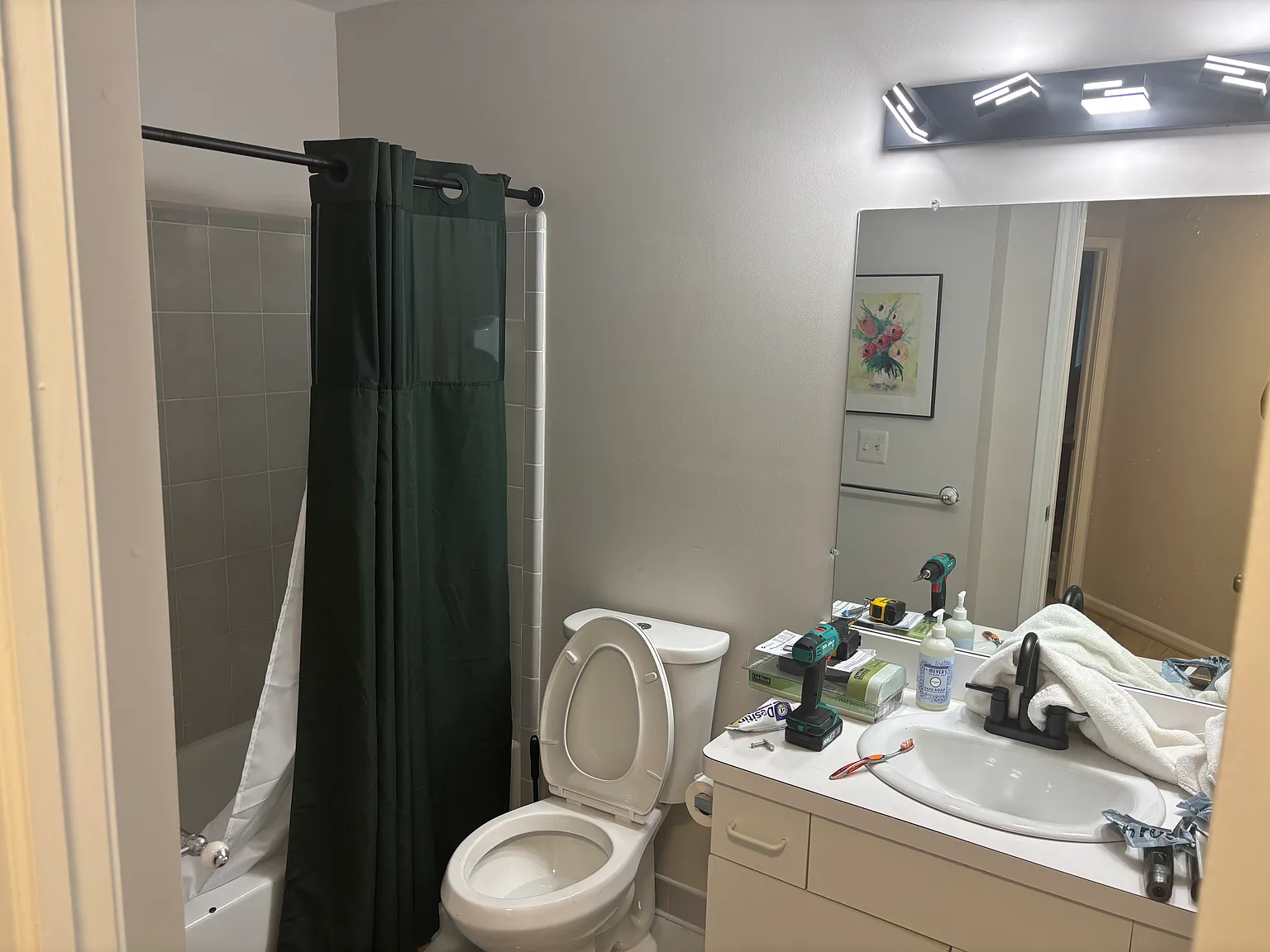 4 bed, 3200 sqft, $2,200 — Photo 4