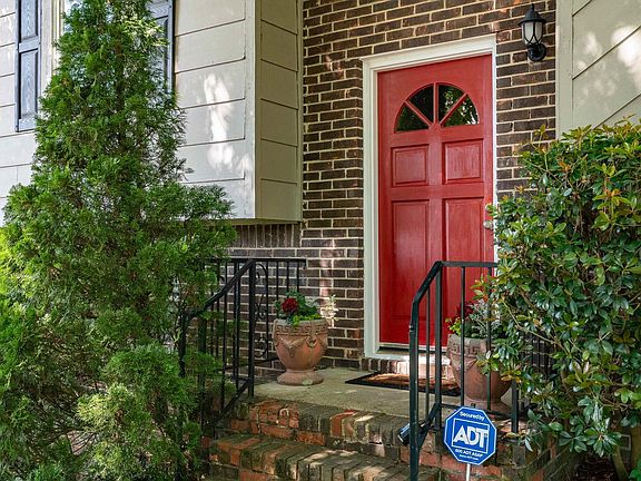 4th image of 6750 Ridgewood Dr