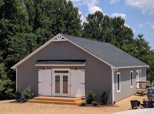 107 Foxwood Dr, Goode, VA 24556