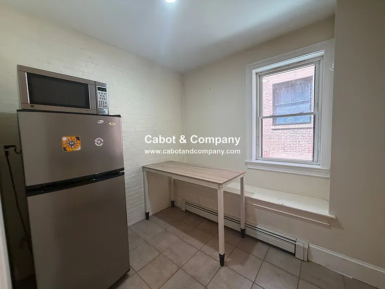 17 Exeter St #1 — Photo 4